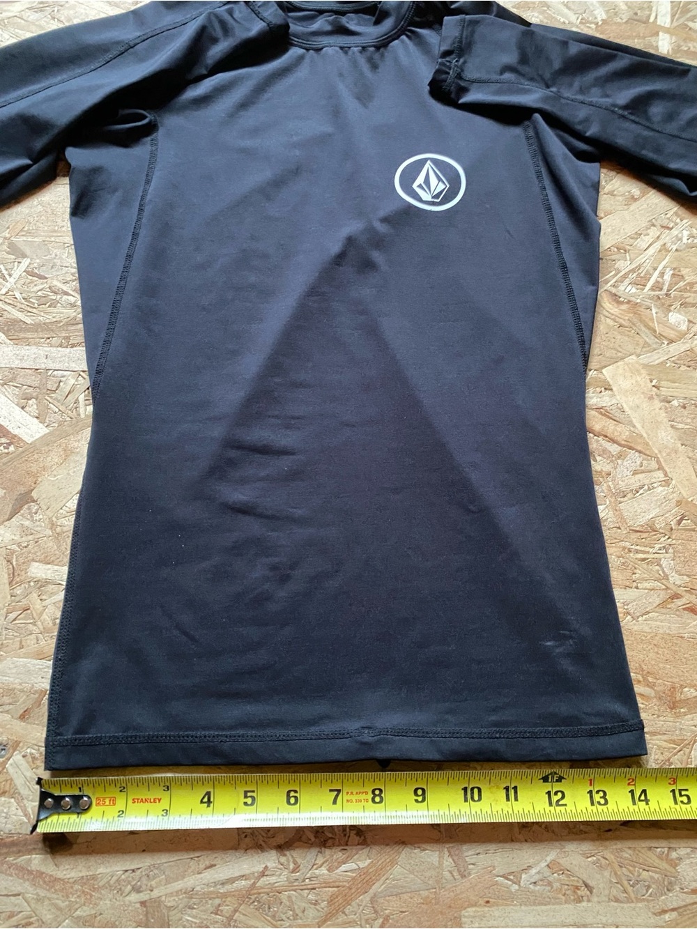 Volcom Black Long-Sleeve Logo Rash Guard - Picture 7 of 9